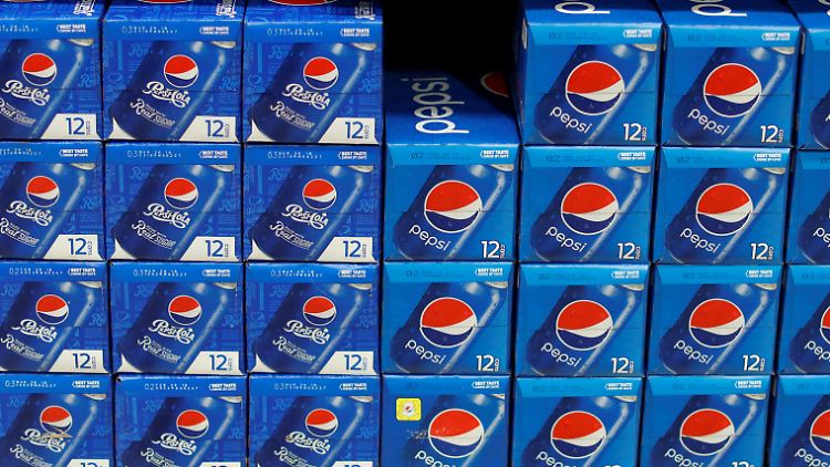 Statt mit Geld wurde Pepsi mit Kriegschiffen bezahlt.