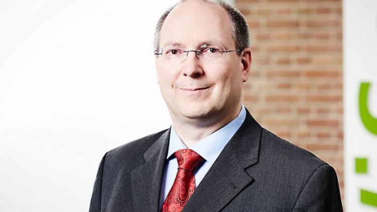 Erik Hölzl lehrt Wirtschaftspsychologie an der Universität zu Köln.