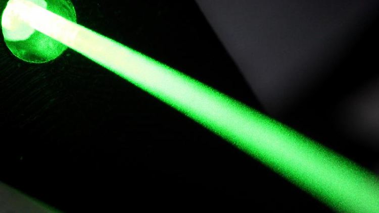 Ein Laserstrahl.