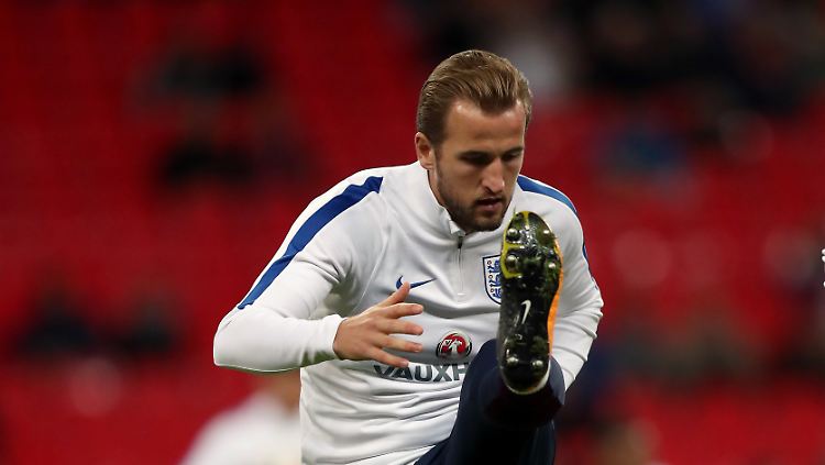Kane erlöst England spät.