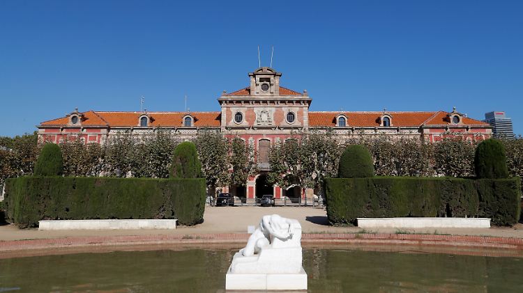Loslösung von Spanien: Im katalanischen Parlamentsgebäude in Barcelona soll die Entscheidung fallen.