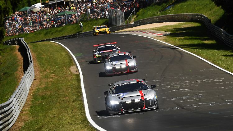 Testfahrt für den Audi R8 LMS GT4 auf dem Nürburgring.