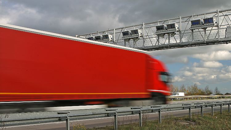 Je Fahrzeug könnten ungefähr zehn Prozent des Kaufpreises oder der Leasingraten eingefordert werden.