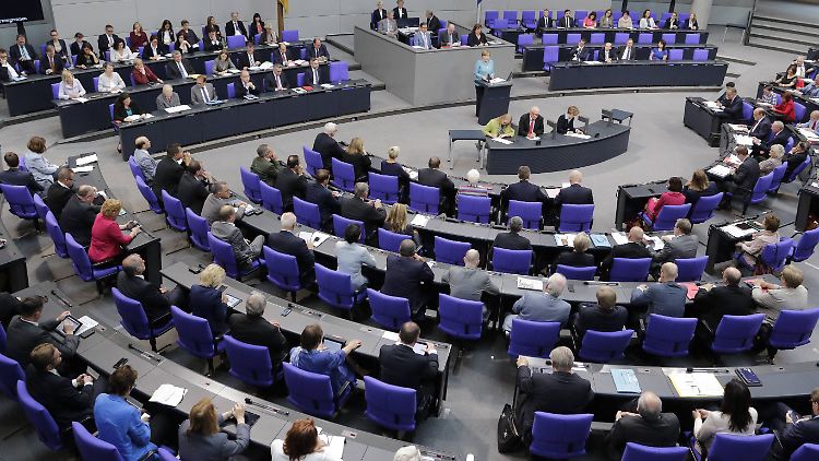 Mit einer "Landesgruppe Ost" will die Linke auf die "Sorgen der Bürger" in Ostdeutschland eingehen.