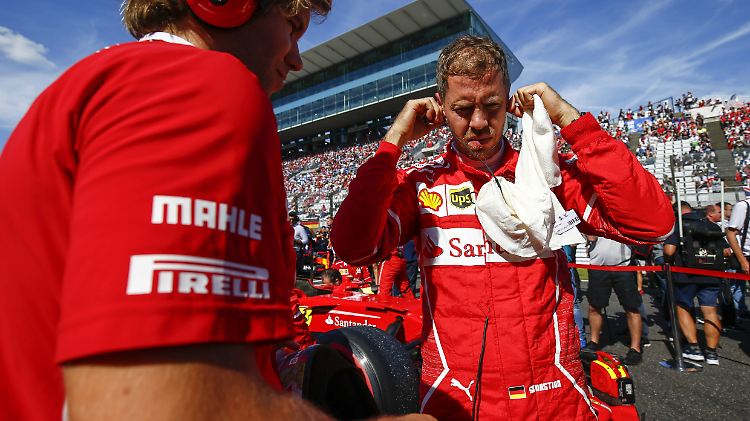 "Fahrt nach Hause zu euren Familien, ruht euch aus": Sebastian Vettel.