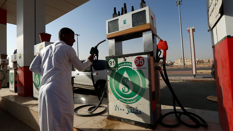 Der Benzinpreis soll sich um 80 Prozent erhöhen - für die an Niedrigpreise gewöhnten Saudis könnte das ein Grund sein, aufzubegehren.
