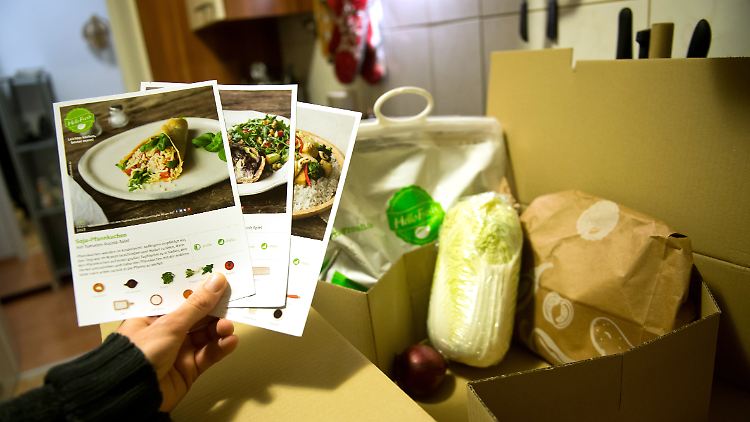 Hellofresh liefert Kochboxen nach Hause, in denen sämtliche Zutaten für ein Menü enthalten sind.