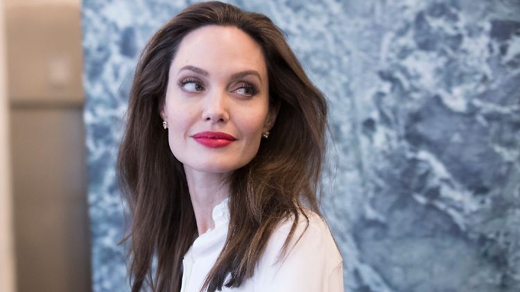 In ihrem Kampf für Menschenrechte scheint Angelina Jolie bereit, große Risiken einzugehen.
