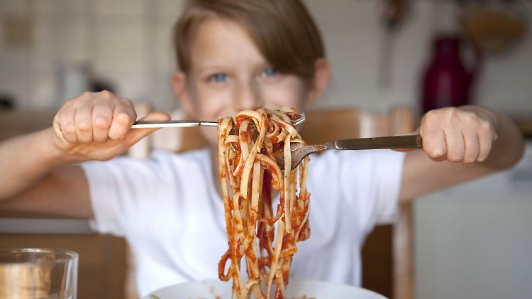 70 Prozent aller Kindergerichte sind der Studie zufolge die immer gleichen, ungesunden Essen.