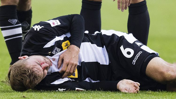 Christoph Kramer lässt nur selten einen Zweikampf aus - oft mit herben Folgen für den Fußballer von Borussia Mönchengladbach.