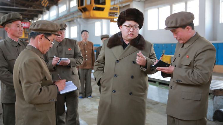 Textilimporte aus Nordkorea werden ab sofort mit einem Embargo belegt. Das modische Repertoire hält sich aber ohnehin in Grenzen.