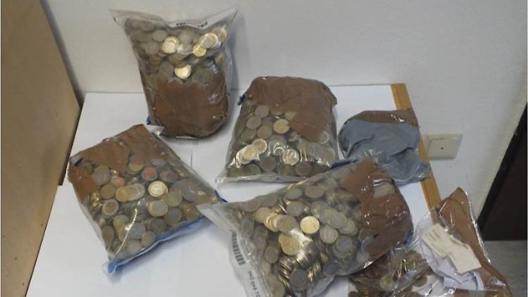 12.000 Euro Kleingeld fand die Polizei im Spind der Reinigungskraft am Münchener Hauptbahnhof.