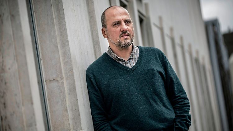 Immer wieder ein Ärgernis für die Regierung Erdogans. Der Journalist Ahmet Ahmet Şık sitzt seit Monaten in türkischer Untersuchungshaft.