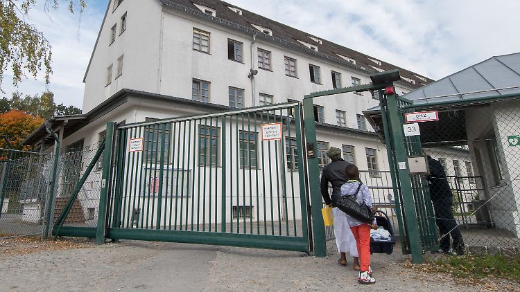 Knapp 15.000 Menschen stellten in Deutschland im September einen Asylantrag.