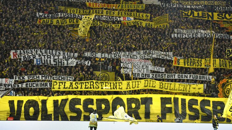 "Fußballmord", "Pflastersteine auf Bullen" - doch bei verbalen Verunglimpfungen blieb es in der vergangenen Saison nicht.