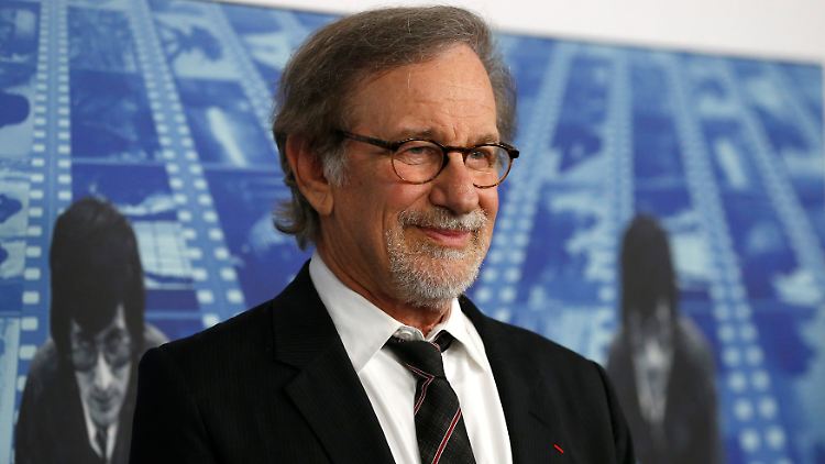 Steven Spielberg soll für Apple zehn neue Folgen der "Amazing Stories" drehen. 