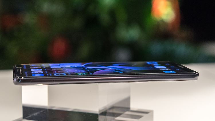 Huawei Mate 10 Pro Seite.jpg