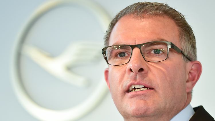 Lufthansa-Chef Carsten Spohr übernimmt die Filetstücke von Air Berlin. Für die Passagiere bedeutet das höhere Ticketpreise.