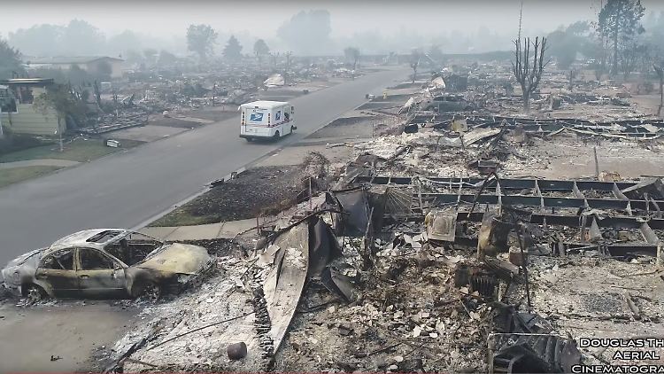 Ganze Straßenzüge liegen im kalifornischen Santa Rosa in Schutt und Asche.