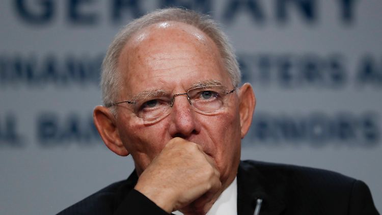 Wolfgang Schäuble verlässt das glatte Finanzparkett. 