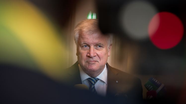 Sieht in der letzten Zeit häufiger nachdenklich aus: Horst Seehofer.
