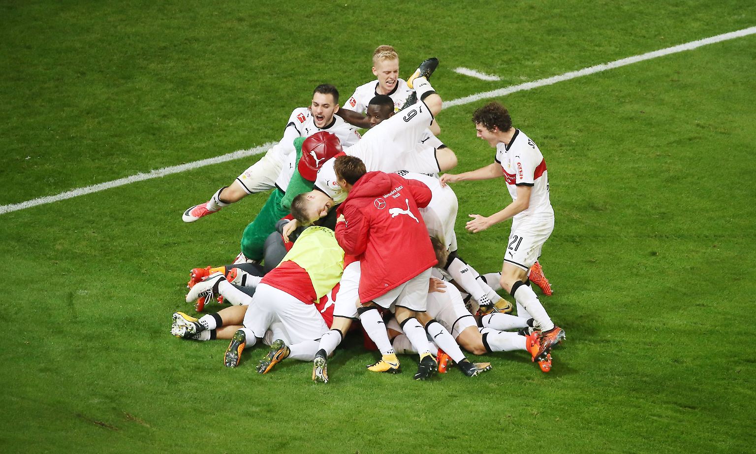 VfB Stuttgart - 1. FC Köln (2:1)