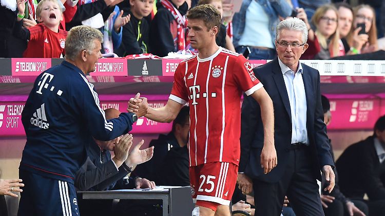 Jupp Heynckes auf der Trainerbank ist für den FC Bayern offenbar schon die halbe Miete. Auch Thomas Müller trifft wieder.