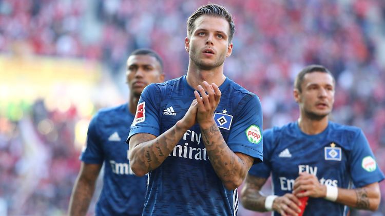 Leerer Blick bei Dennis Diekmeier: Der HSV steckt schon wieder in der Krise.