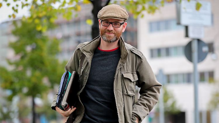 CDU-Generalsekretär freut sich auf die Sondierungsgespräche. Der Grüne Trittin ist nach der Niedersachsenwahl vorsichtig.