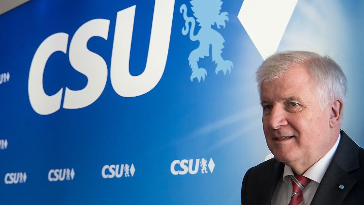 Rufe nach seinem Rücktritt lässt CSU-Chef Horst Seehofer unbeantwortet.