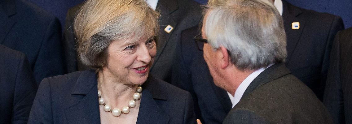 Theresa May und Jean-Claude Juncker hatten ein "konstruktives und freundliches" Abendessen.