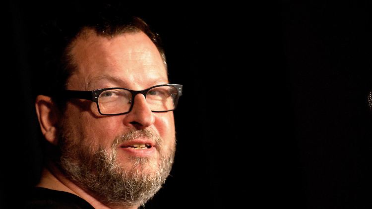 Lars von Trier sagt, er habe Björk nicht belästigt.