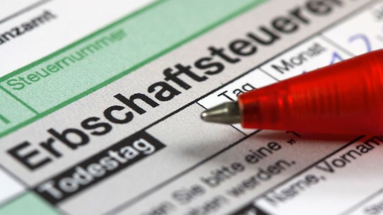 Im Prinzip reicht es, wenn Erben einfach die ihnen vermachten Gegenstände mit sämtlichen Bezeichnungen auflisten.