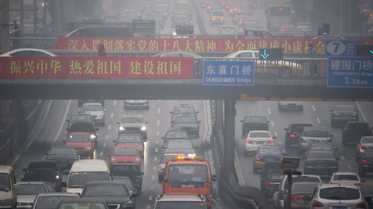 Mehr Elektroautos sollen helfen, den Smog in China zu verbannen.