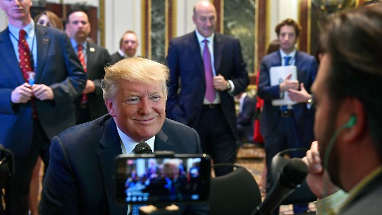 Trump gibt ein Interview im Weißen Haus - mit seiner Aussage zu Obama hat sich der US-Präsident blamiert.