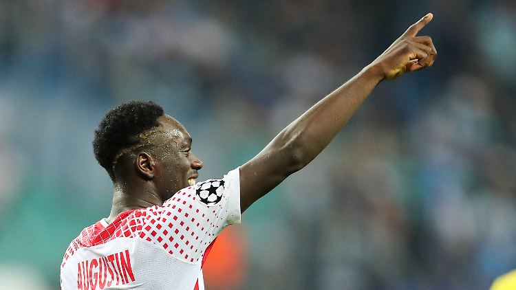 Augustin zeigt an, wo es für RB Leipzug in dieser CL-Saison hingeht.