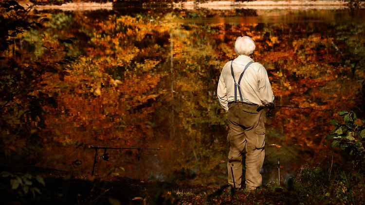 Das Wetter hat Zalando geholfen - ob der Angler auch Kunde ist, wissen wir nicht.