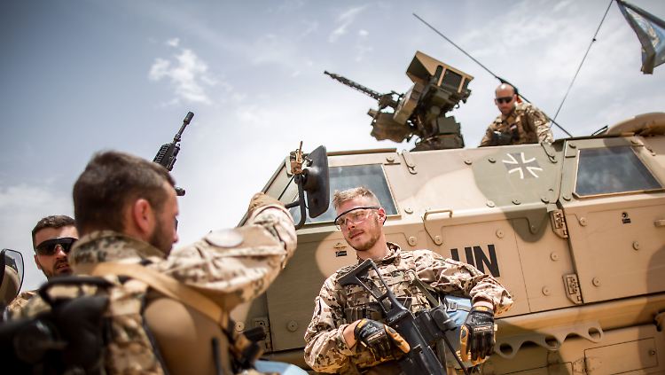 Parlamentsarmee im Ausland: Die Einsätze der Bundeswehr benötigen die Zustimmung einer Mehrheit im Deutschen Bundestag.