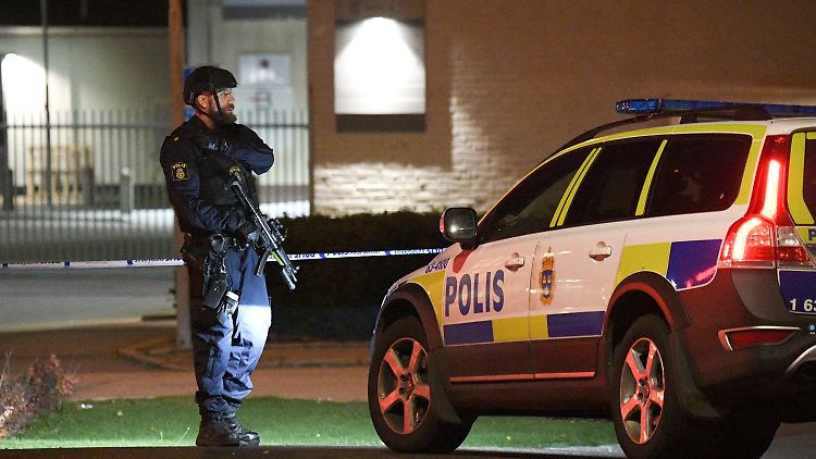 Derzeit wertet die Polizei Bilder der Überwachungskameras aus.
