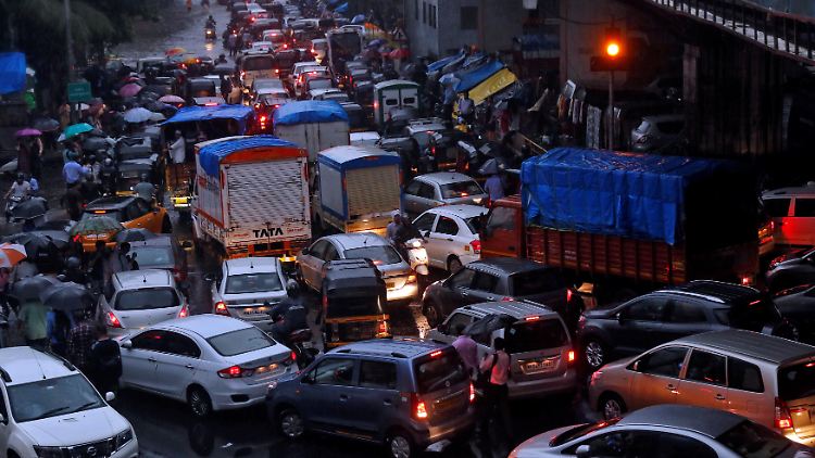 Autofahren im indischen Mumbai