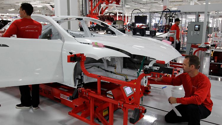 Die Grohmann-Maschinen braucht Tesla, um seine Produktion in den USA auf mehr als eine Millionen Autos pro Jahr hochzufahren. 