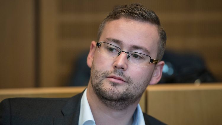Sebastian Münzenmaier während des Prozesses in Mainz.