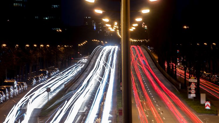 Durch neue Technologien mit Sensoren können kritische Teile an Fahrzeugen wie Bremsen, Getriebe und Türen über Sensoren ständig überwacht und je nach Bedarf ausgetauscht werden.