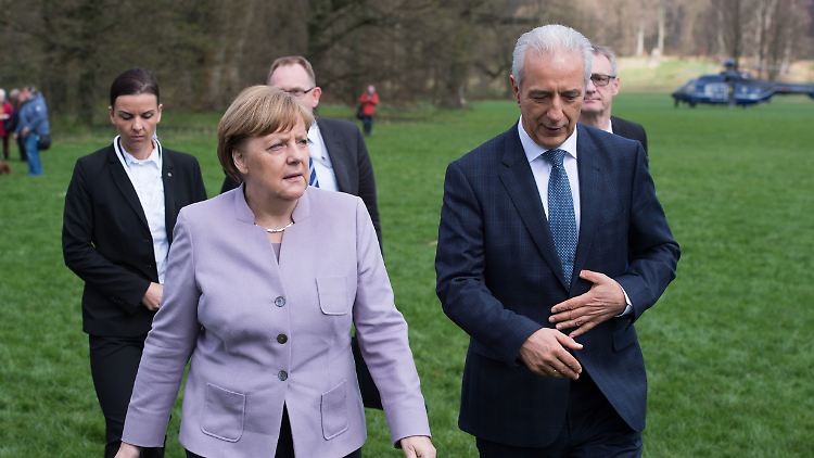 Angela Merkel und Sachsens Stanislaw Tillich im April bei der Konferenz der ostdeutschen Ministerpräsidenten.