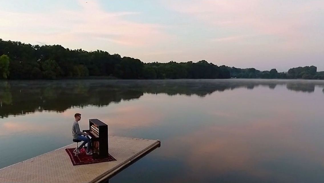 ColdplayPianist.jpg