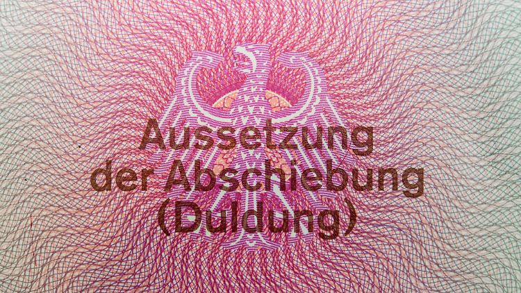 Mitte des Jahres waren fast 160.000 Menschen in Deutschland geduldet.