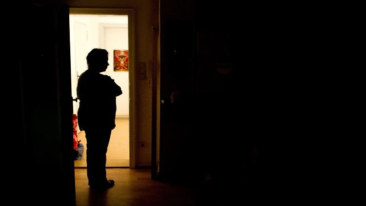 Einzelne Versorger verlangen bis zu 200 Euro - um den Strom wieder anzustellen.