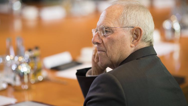"Es hilft, wenn man Zahlen grob überschlagen kann" - Bundesfinanzminister Wolfgang Schäuble.