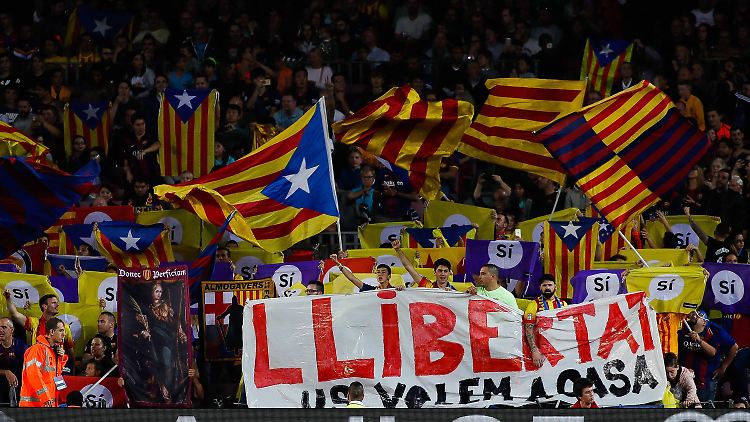Unter den Barcelona-Fans zeigen sich auch im Stadion viele Befürworter der katalanischen Unabhängigkeit.