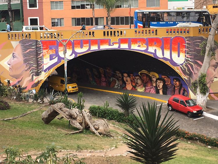 Im Stadtteil Barranco ist die Welt auch in Lima in Ordnung.